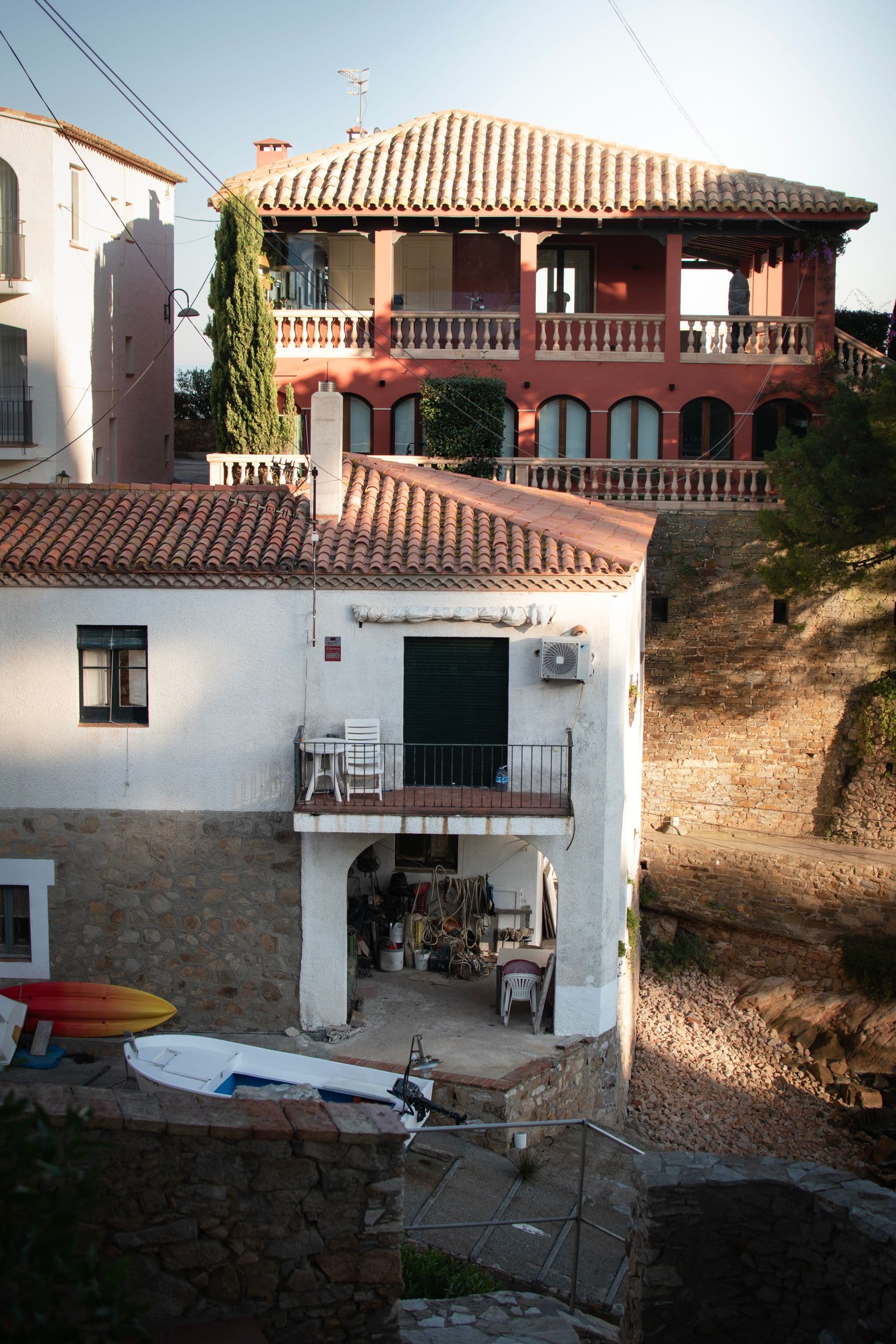 Houses at the water in a Begur cove