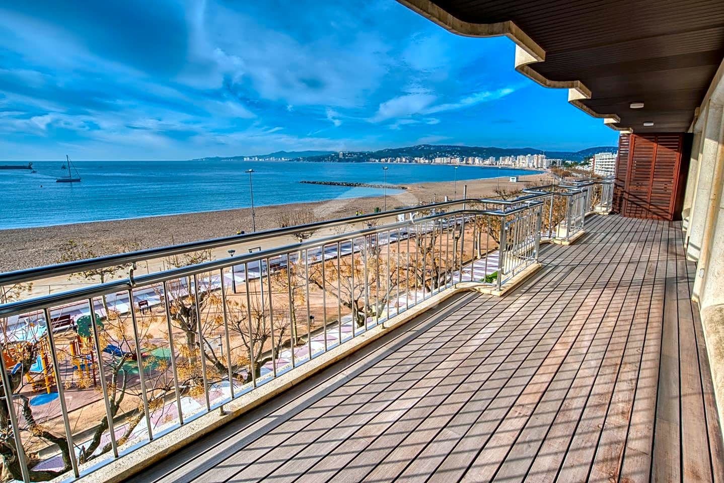 First line apartment in Palamós
