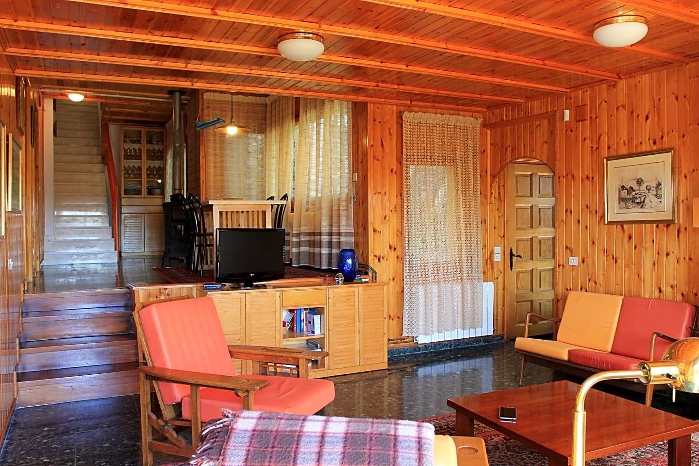Nice wooden house in a quiet environment