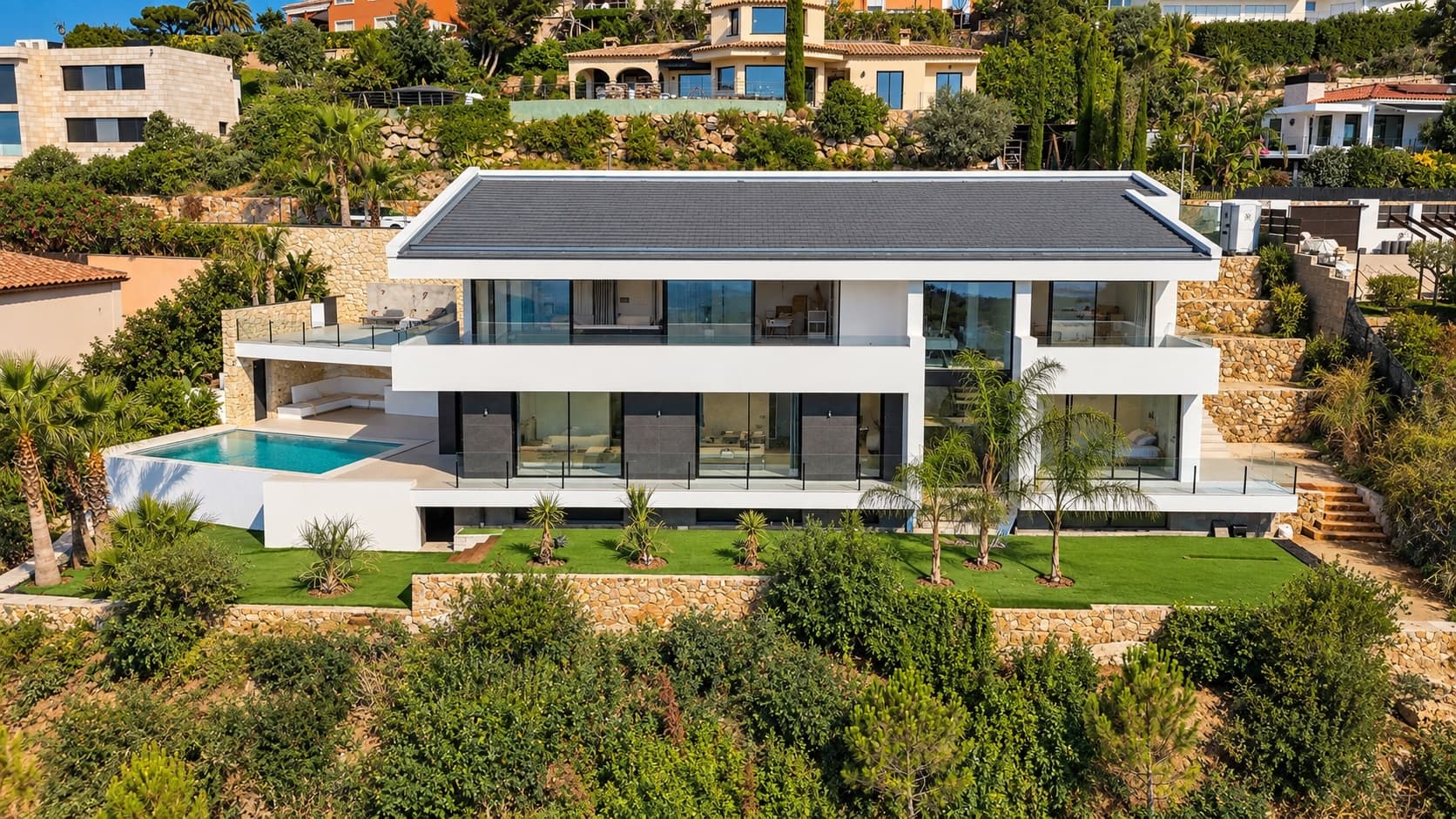 Luxury Home with Panoramic Sea Views