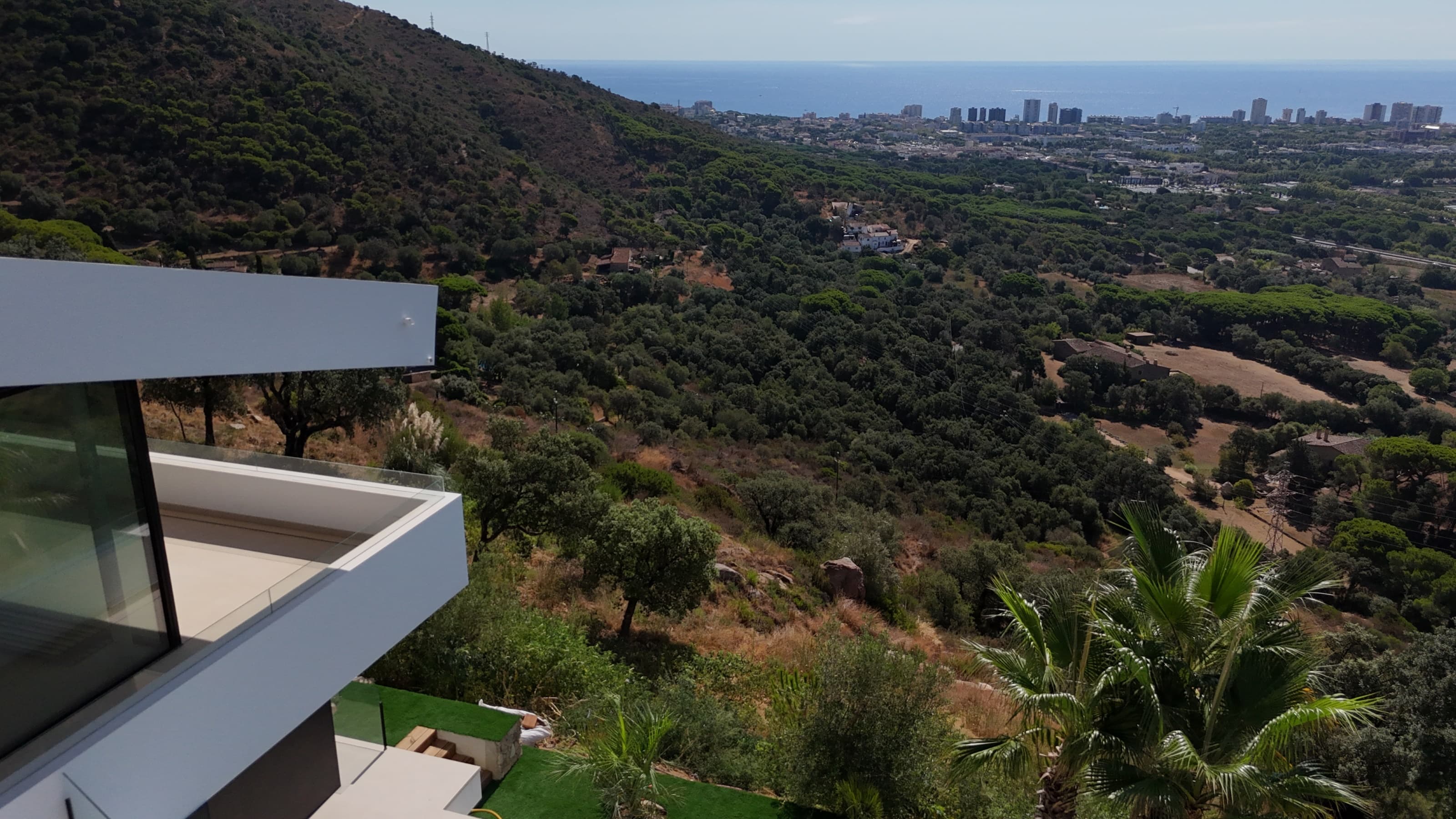 Luxury Home with Panoramic Sea Views