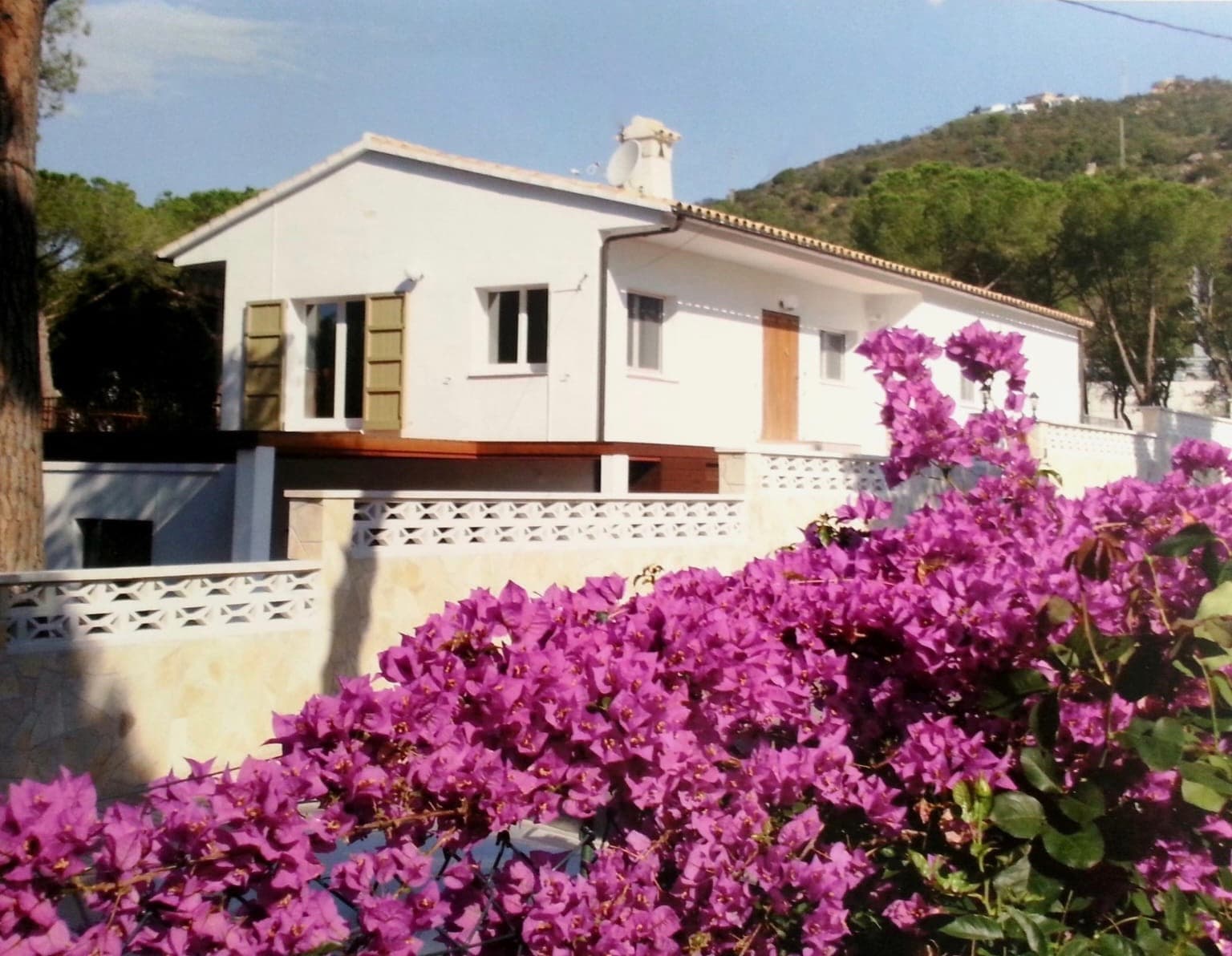 An amazing house (WITH TOURIST LICENCE) at walking distance to the sparkling centre and beach