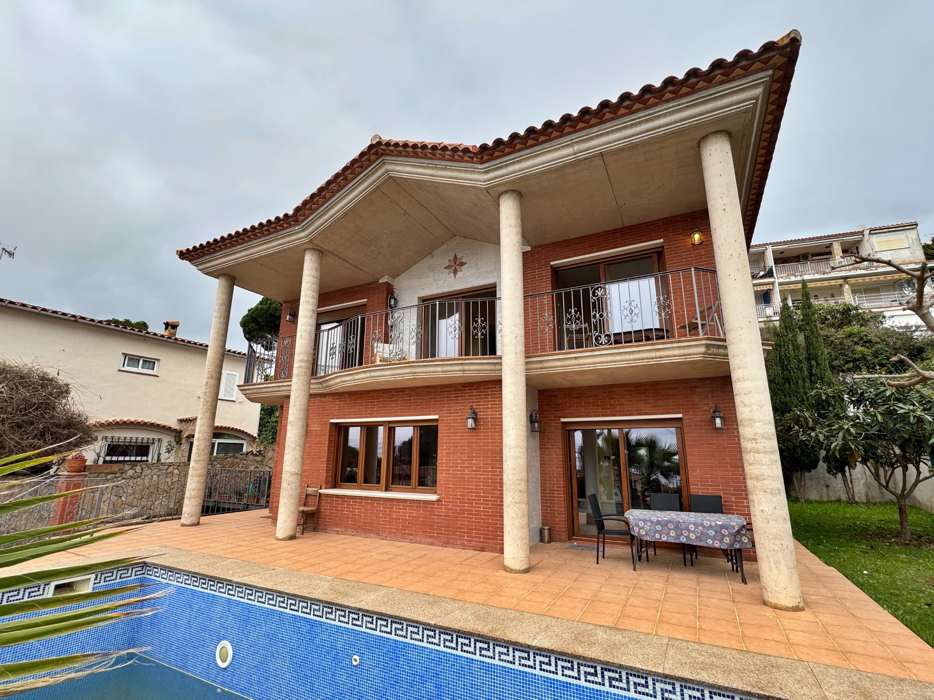 A beautiful majestic house with saltwater pool and on walking distance from the beach and centre