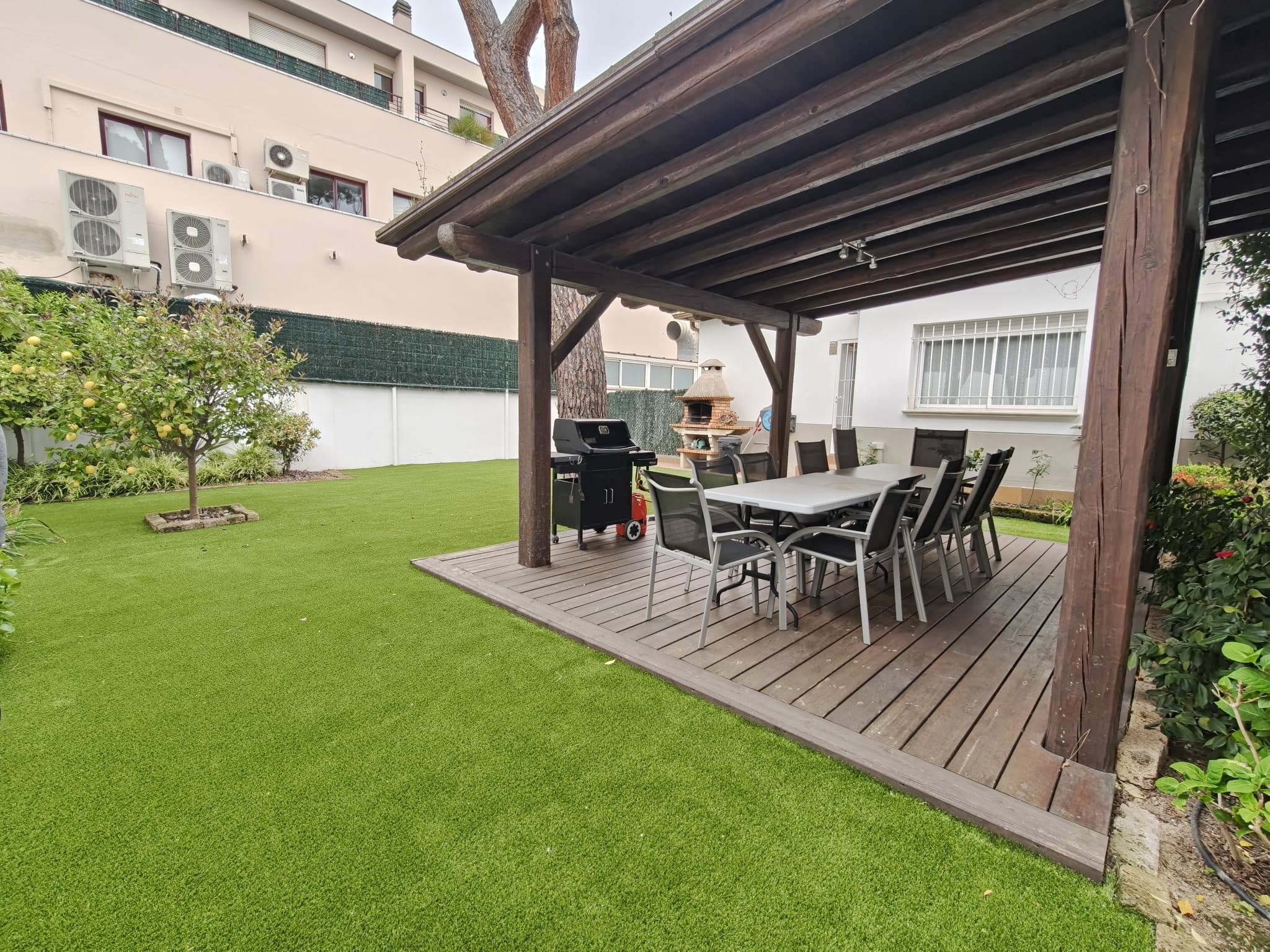 House in the heart of Platja d'aro, with a large garden
